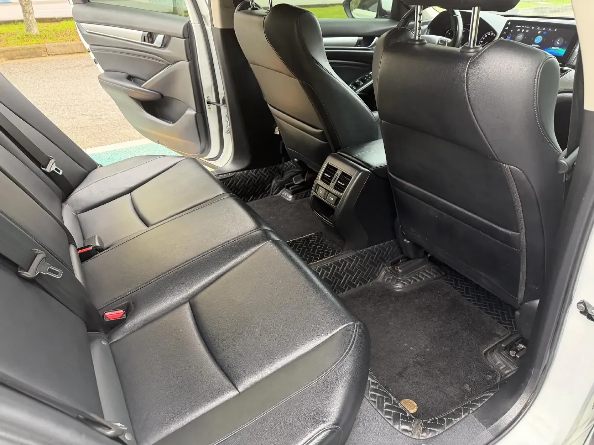 2022 Honda Accord 1.5T 194HP L4 CVT,autocango,china used car exporter,china ev exporter,chinese used car exporter,chinese used ev exporter