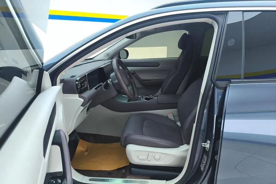 2023 Leapmotor C11 BEV 69.2KWH,autocango,china used car exporter,china ev exporter,chinese used car exporter,chinese used ev exporter