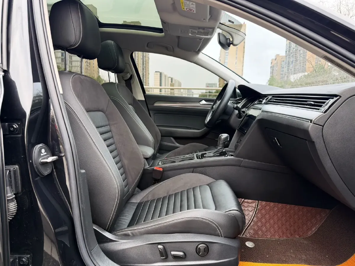 2020 Volkswagen Magotan 1.4T 150HP L4 7DCT,autocango,china used car exporter,china ev exporter,chinese used car exporter,chinese used ev exporter