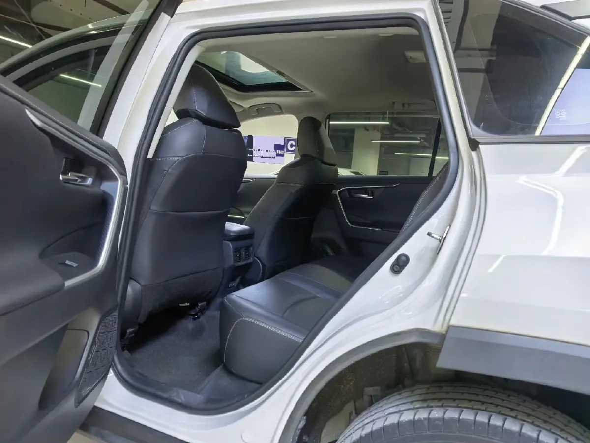 2022 Toyota RAV4 2.0L 171HP L4 CVT,autocango,china used car exporter,china ev exporter,chinese used car exporter,chinese used ev exporter