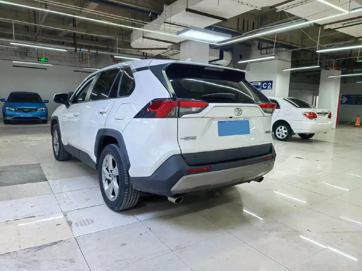 2022 Toyota RAV4 2.0L 171HP L4 CVT,autocango,china used car exporter,china ev exporter,chinese used car exporter,chinese used ev exporter