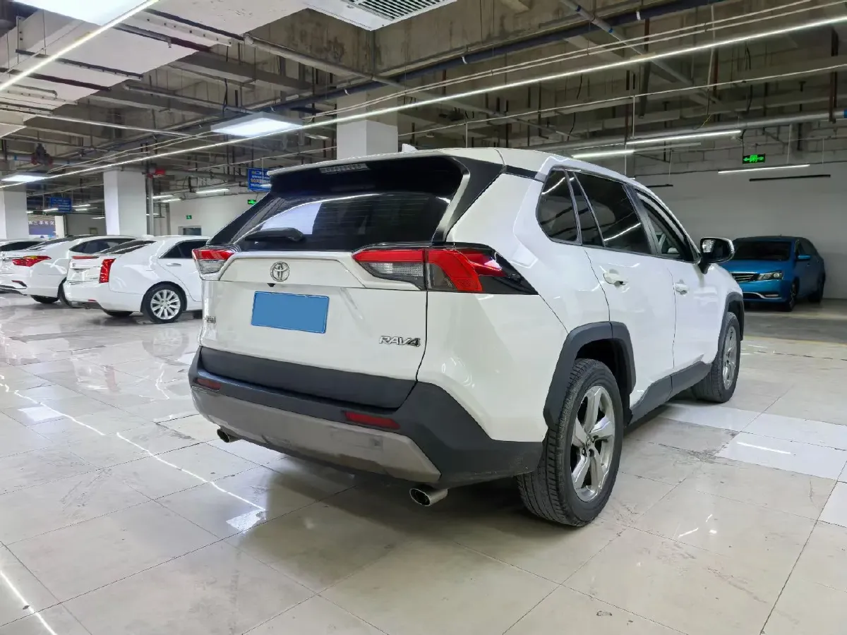 2022 Toyota RAV4 2.0L 171HP L4 CVT,autocango,china used car exporter,china ev exporter,chinese used car exporter,chinese used ev exporter