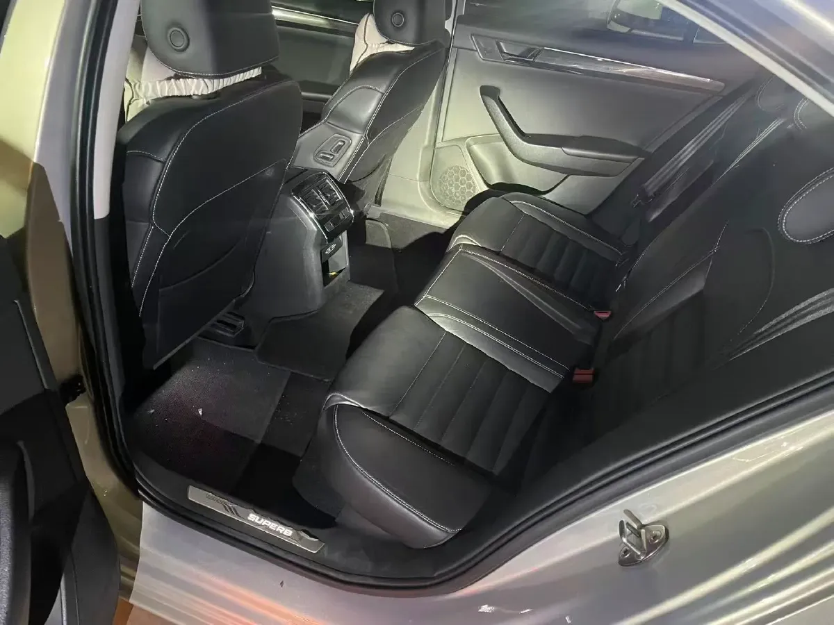 2019 Honda CR-V 2.0L 146HP L4 E-CVT Hybrid,autocango,china used car exporter,china ev exporter,chinese used car exporter,chinese used ev exporter