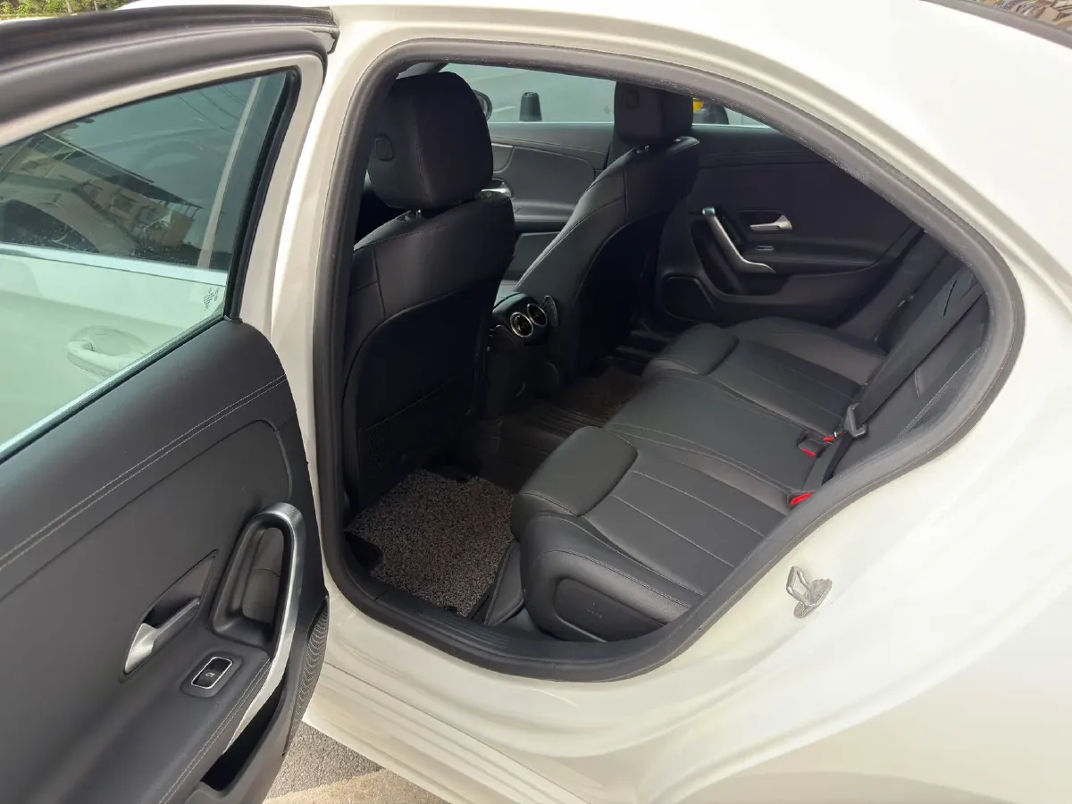 2023 Mercedes-Benz A Class 1.3T 136HP L4 7DCT,autocango,china used car exporter,china ev exporter,chinese used car exporter,chinese used ev exporter