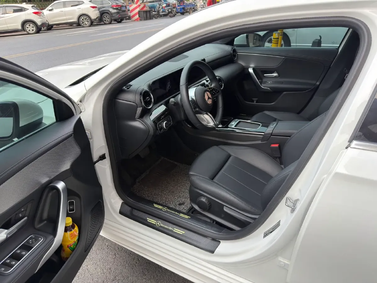 2023 Mercedes-Benz A Class 1.3T 136HP L4 7DCT,autocango,china used car exporter,china ev exporter,chinese used car exporter,chinese used ev exporter