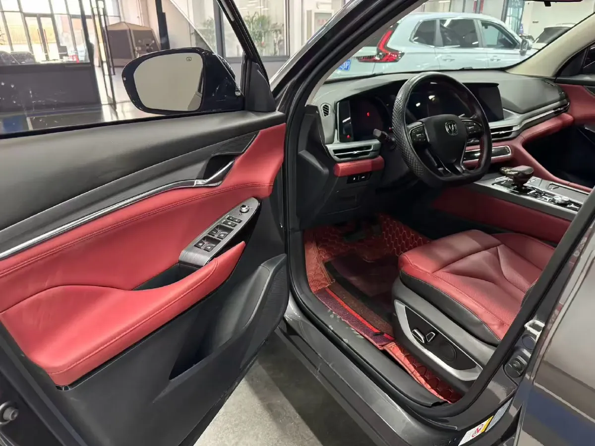 2022 ChangAn CS75 Plus 2.0T 233HP L4 8AT,autocango,china used car exporter,china ev exporter,chinese used car exporter,chinese used ev exporter