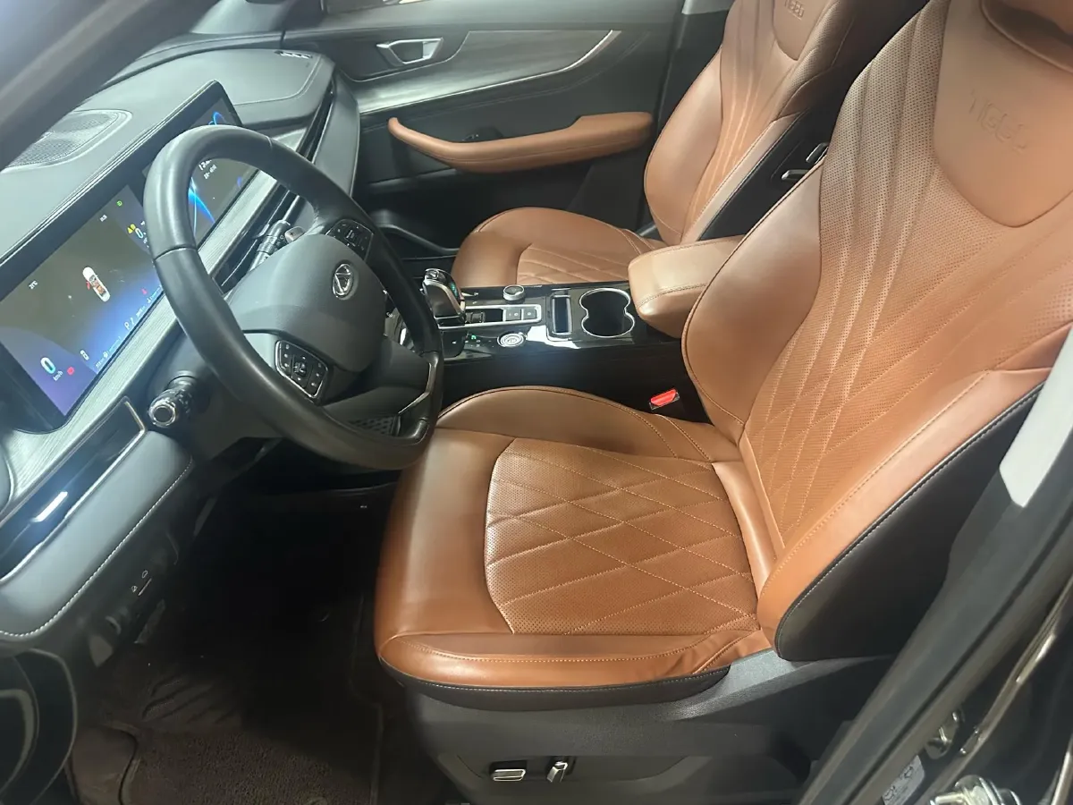 2022 ChangAn CS75 Plus 2.0T 233HP L4 8AT,autocango,china used car exporter,china ev exporter,chinese used car exporter,chinese used ev exporter