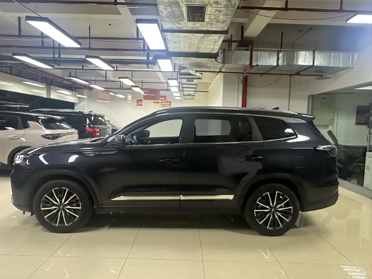 2022 ChangAn CS75 Plus 2.0T 233HP L4 8AT,autocango,china used car exporter,china ev exporter,chinese used car exporter,chinese used ev exporter