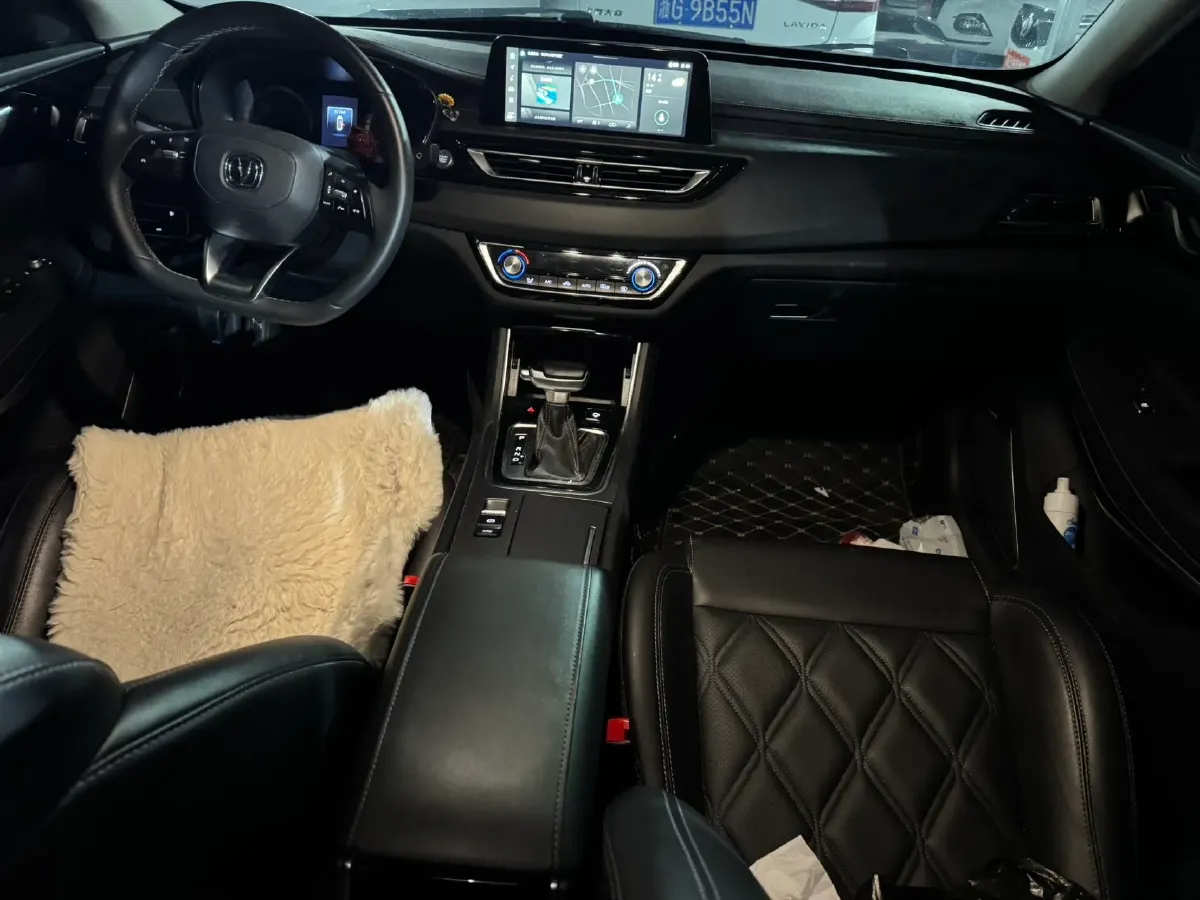 2022 ChangAn Raeton CC 1.5T 188HP L4 7DCT,autocango,china used car exporter,china ev exporter,chinese used car exporter,chinese used ev exporter