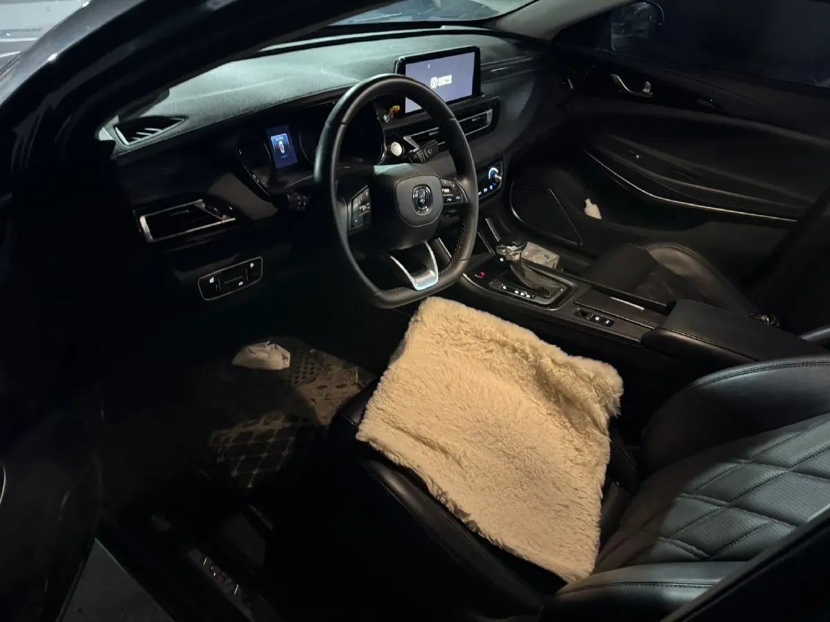 2022 ChangAn Raeton CC 1.5T 188HP L4 7DCT,autocango,china used car exporter,china ev exporter,chinese used car exporter,chinese used ev exporter