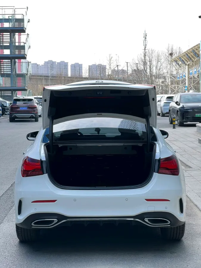 2025 Mercedes-Benz A Class 1.3T 163HP L4 7DCT,autocango,china used car exporter,china ev exporter,chinese used car exporter,chinese used ev exporter