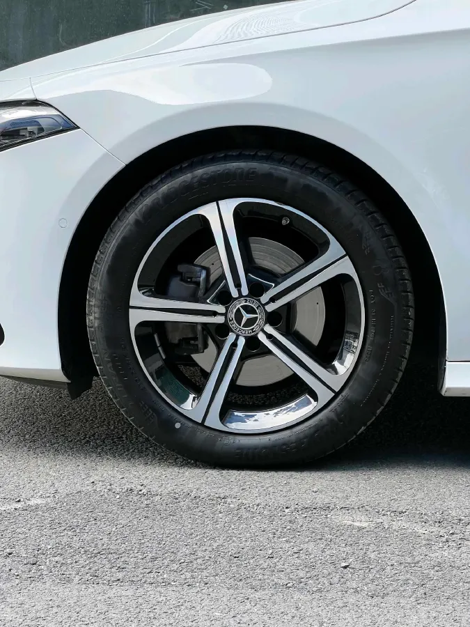 2025 Mercedes-Benz A Class 1.3T 163HP L4 7DCT,autocango,china used car exporter,china ev exporter,chinese used car exporter,chinese used ev exporter