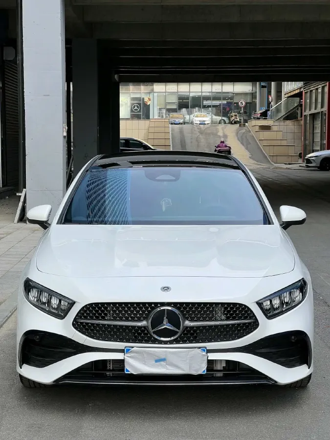 2025 Mercedes-Benz A Class 1.3T 163HP L4 7DCT,autocango,china used car exporter,china ev exporter,chinese used car exporter,chinese used ev exporter