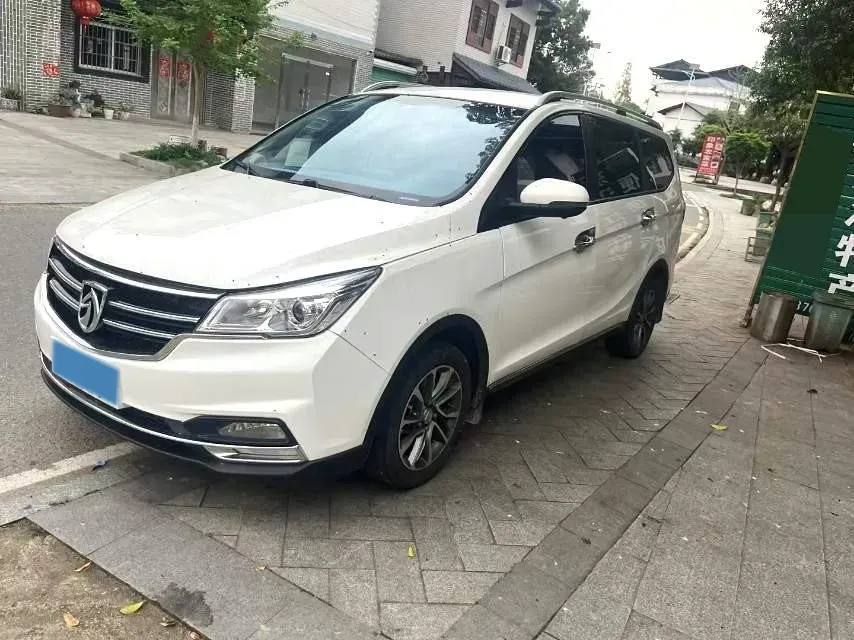 2017 BaoJun 730 1.5T 150HP L4 6MT,autocango,china used car exporter,china ev exporter,chinese used car exporter,chinese used ev exporter