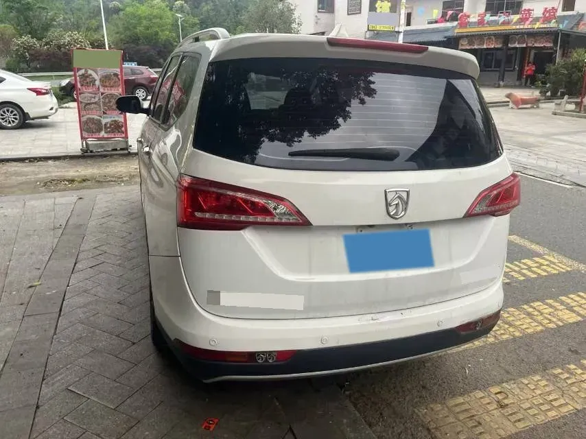 2017 BaoJun 730 1.5T 150HP L4 6MT,autocango,china used car exporter,china ev exporter,chinese used car exporter,chinese used ev exporter