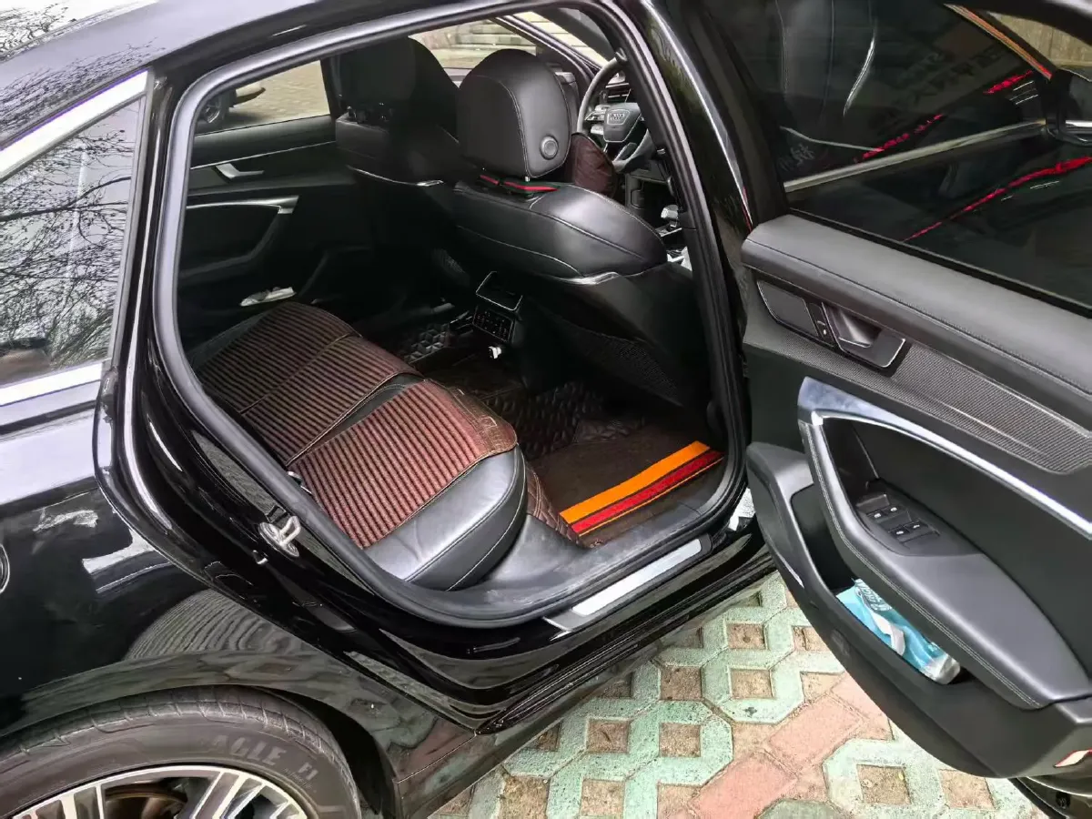 2020 Audi A6L 2.0T 224HP L4 7DCT,autocango,china used car exporter,china ev exporter,chinese used car exporter,chinese used ev exporter