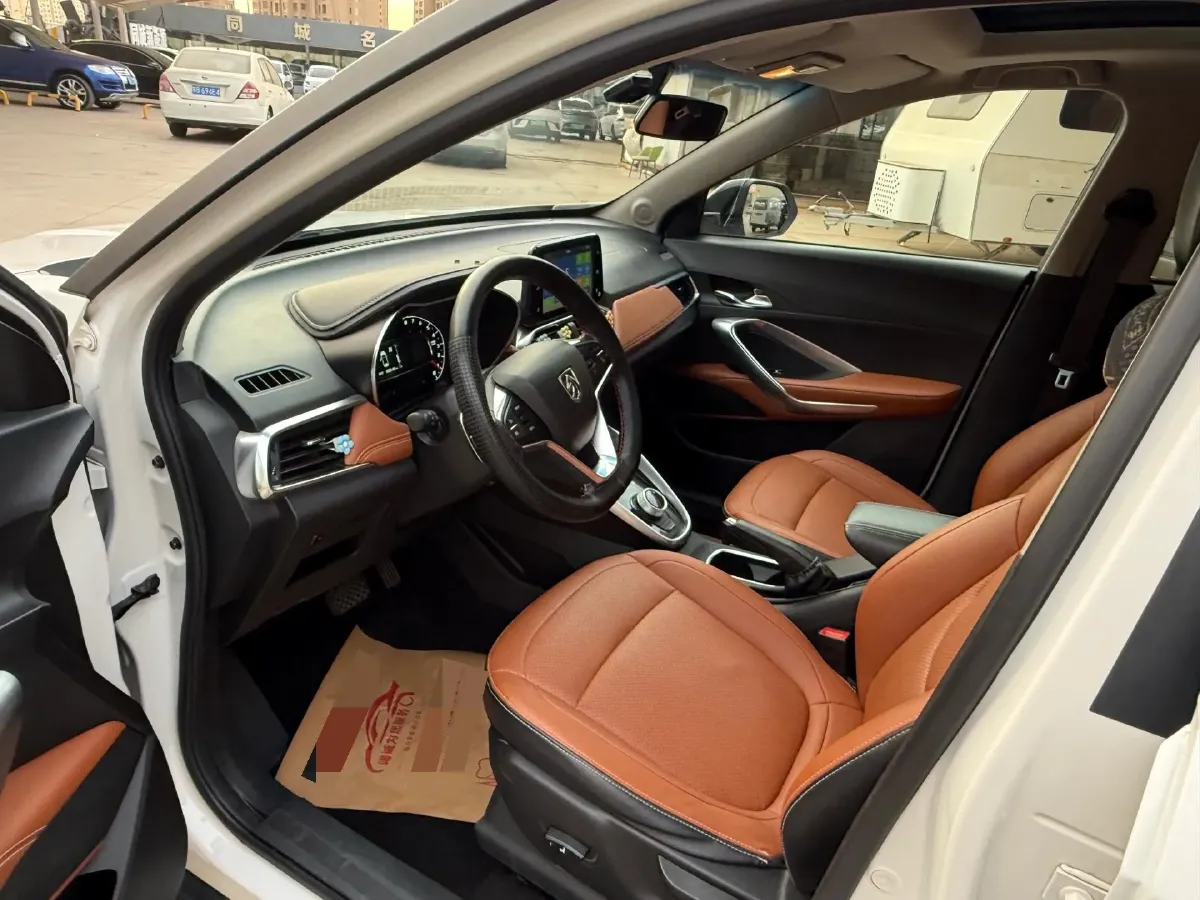 2017 HaiMa S5 Young Edition 1.6L 122HP L4 5MT,autocango,china used car exporter,china ev exporter,chinese used car exporter,chinese used ev exporter