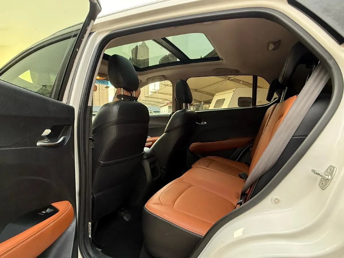 2017 HaiMa S5 Young Edition 1.6L 122HP L4 5MT,autocango,china used car exporter,china ev exporter,chinese used car exporter,chinese used ev exporter