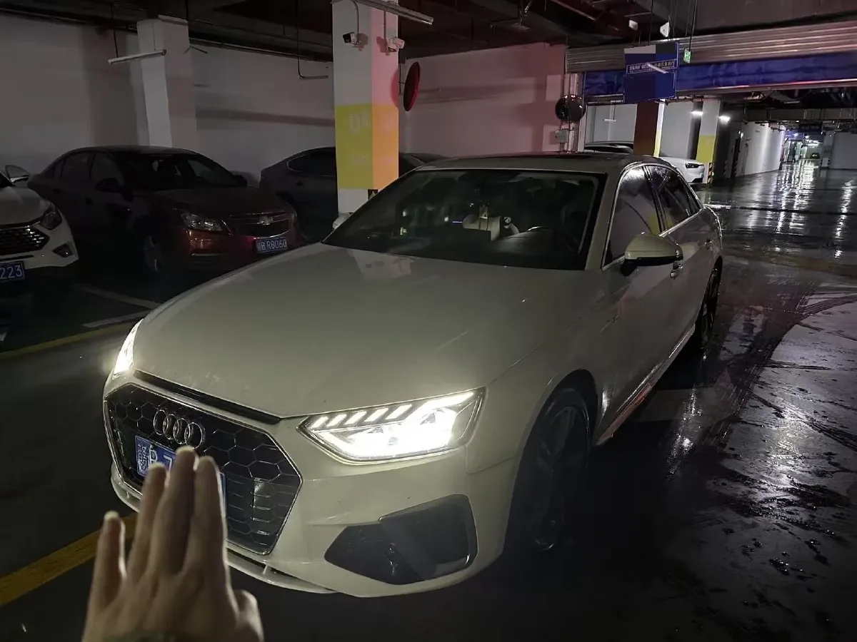 2020 Audi A4L 2.0T 190HP L4 7DCT,autocango,china used car exporter,china ev exporter,chinese used car exporter,chinese used ev exporter