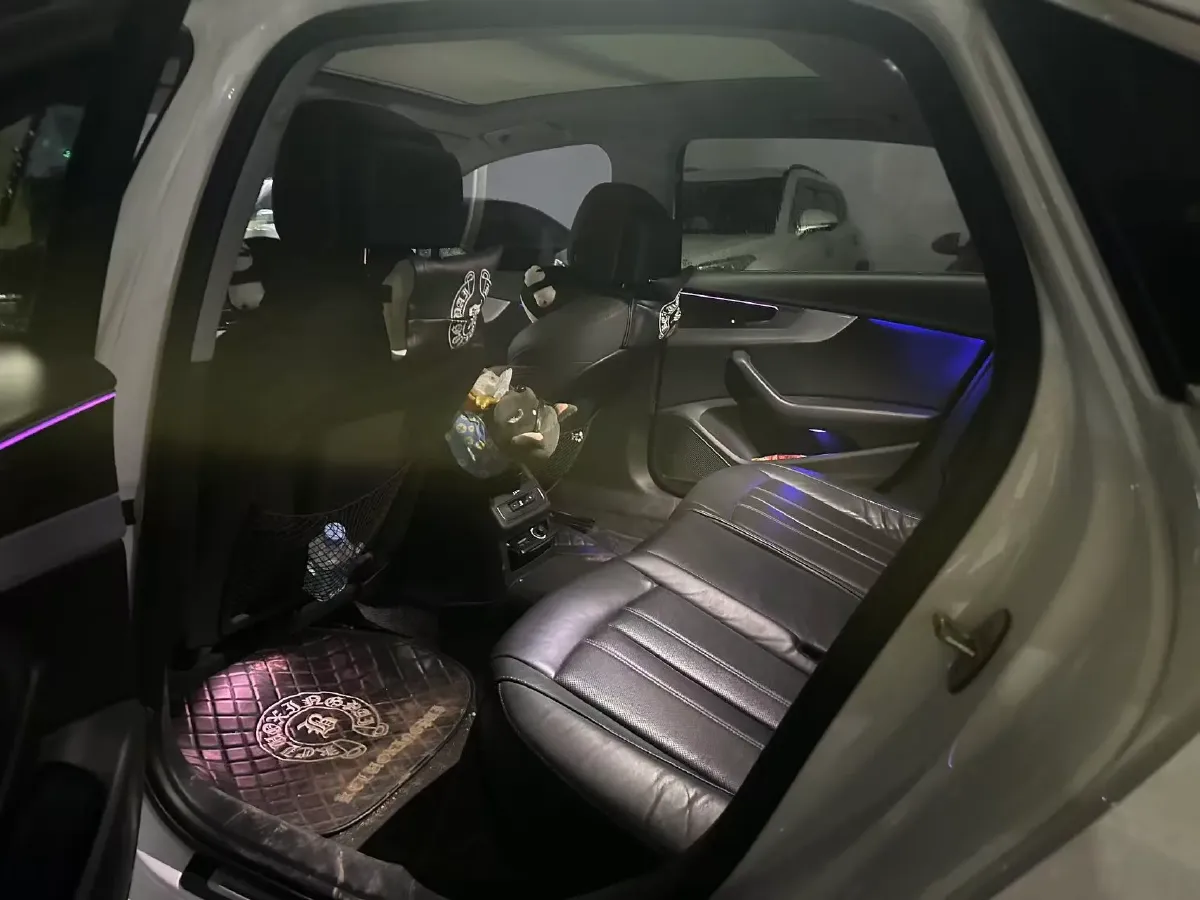 2020 Audi A4L 2.0T 190HP L4 7DCT,autocango,china used car exporter,china ev exporter,chinese used car exporter,chinese used ev exporter