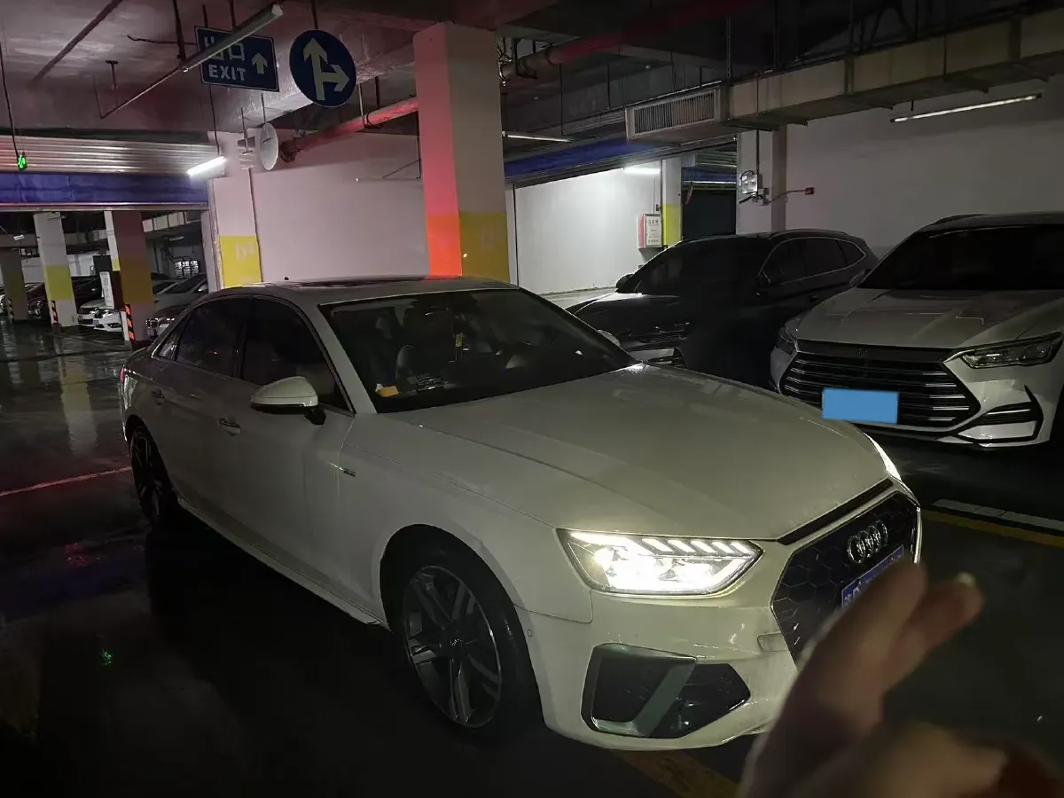 2020 Audi A4L 2.0T 190HP L4 7DCT,autocango,china used car exporter,china ev exporter,chinese used car exporter,chinese used ev exporter
