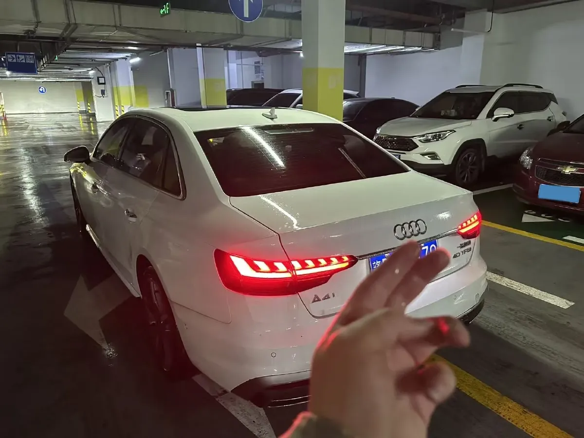 2020 Audi A4L 2.0T 190HP L4 7DCT,autocango,china used car exporter,china ev exporter,chinese used car exporter,chinese used ev exporter