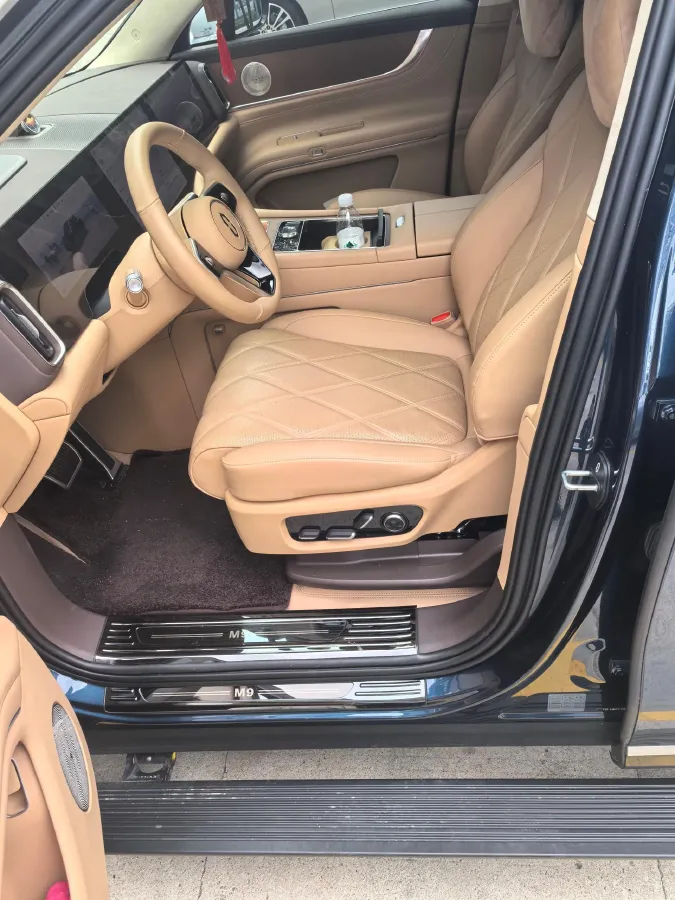 2024 AITO AITO M9 1.5T 152HP L4 REEV 42KWH,autocango,china used car exporter,china ev exporter,chinese used car exporter,chinese used ev exporter