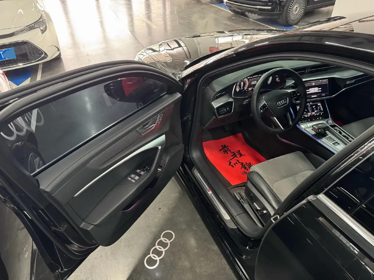 2023 Audi A6L 2.0T 190HP L4 7DCT,autocango,china used car exporter,china ev exporter,chinese used car exporter,chinese used ev exporter
