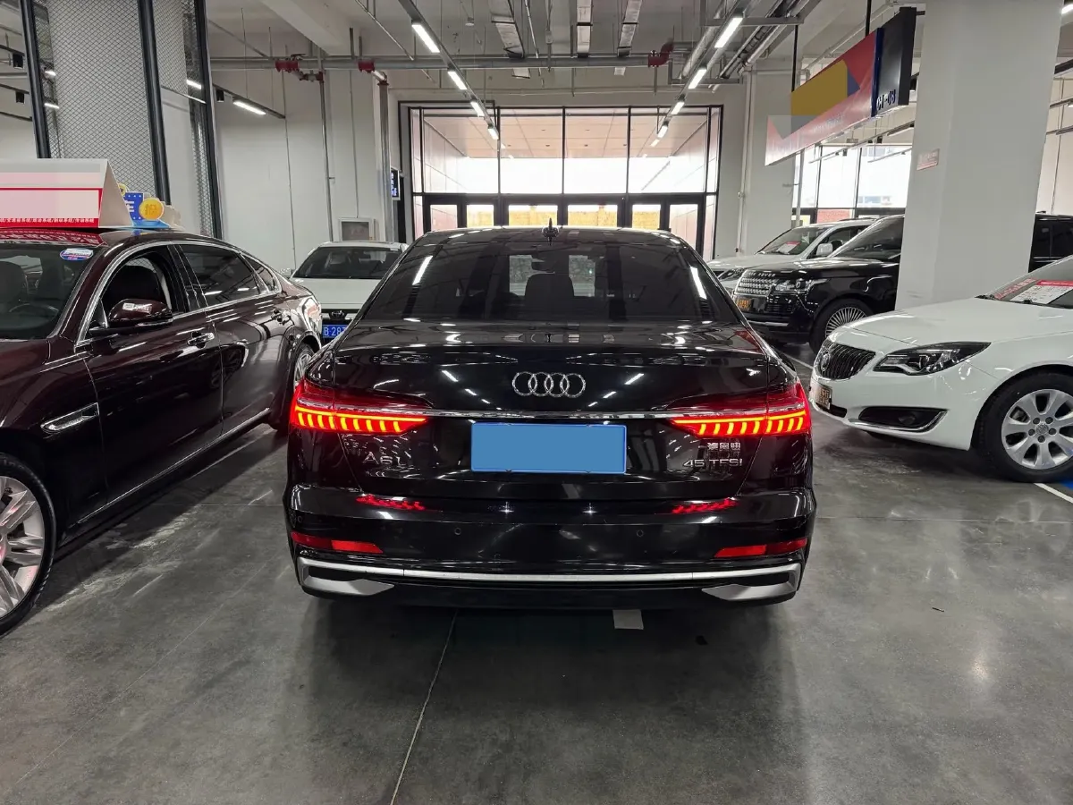 2023 Audi A6L 2.0T 190HP L4 7DCT,autocango,china used car exporter,china ev exporter,chinese used car exporter,chinese used ev exporter