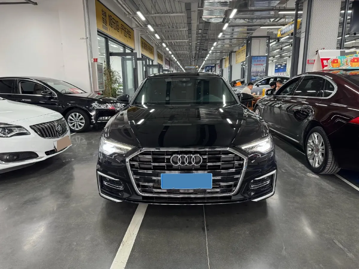 2023 Audi A6L 2.0T 190HP L4 7DCT,autocango,china used car exporter,china ev exporter,chinese used car exporter,chinese used ev exporter