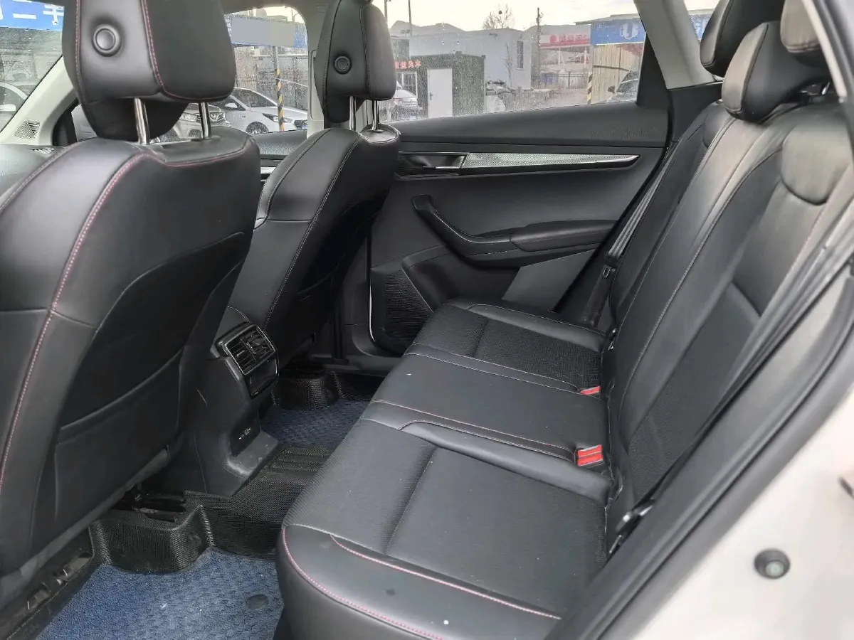 2022 Skoda Karoq 1.4T 150HP L4 7DCT,autocango,china used car exporter,china ev exporter,chinese used car exporter,chinese used ev exporter