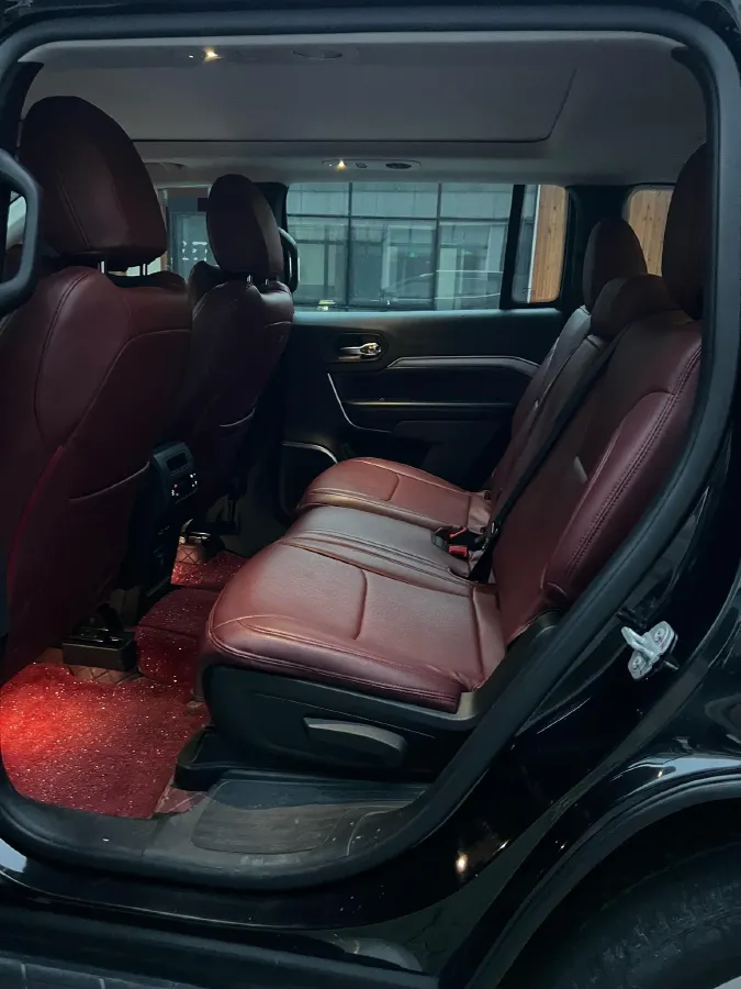 2020 Jeep Grand Commander 2.0T 234HP L4 9AT,autocango,china used car exporter,china ev exporter,chinese used car exporter,chinese used ev exporter