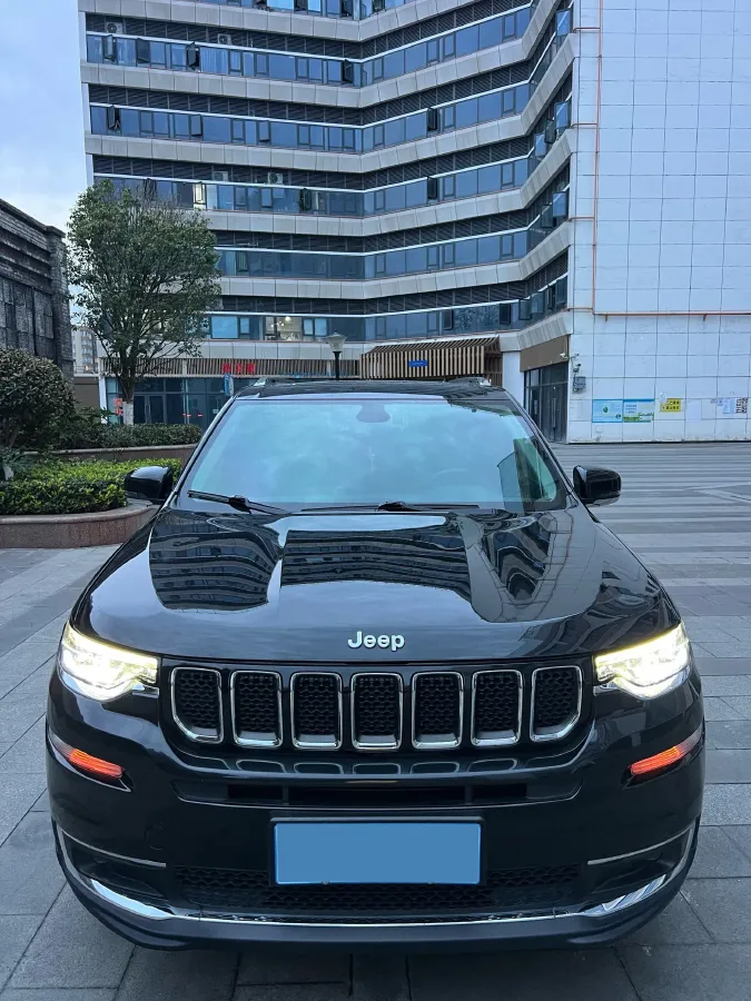 2020 Jeep Grand Commander 2.0T 234HP L4 9AT,autocango,china used car exporter,china ev exporter,chinese used car exporter,chinese used ev exporter