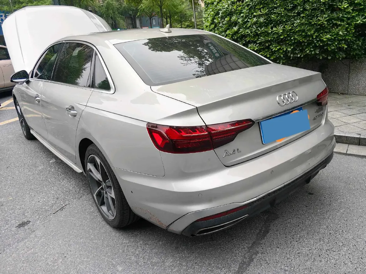 2020 Audi A4L 2.0T 190HP L4 7DCT,autocango,china used car exporter,china ev exporter,chinese used car exporter,chinese used ev exporter