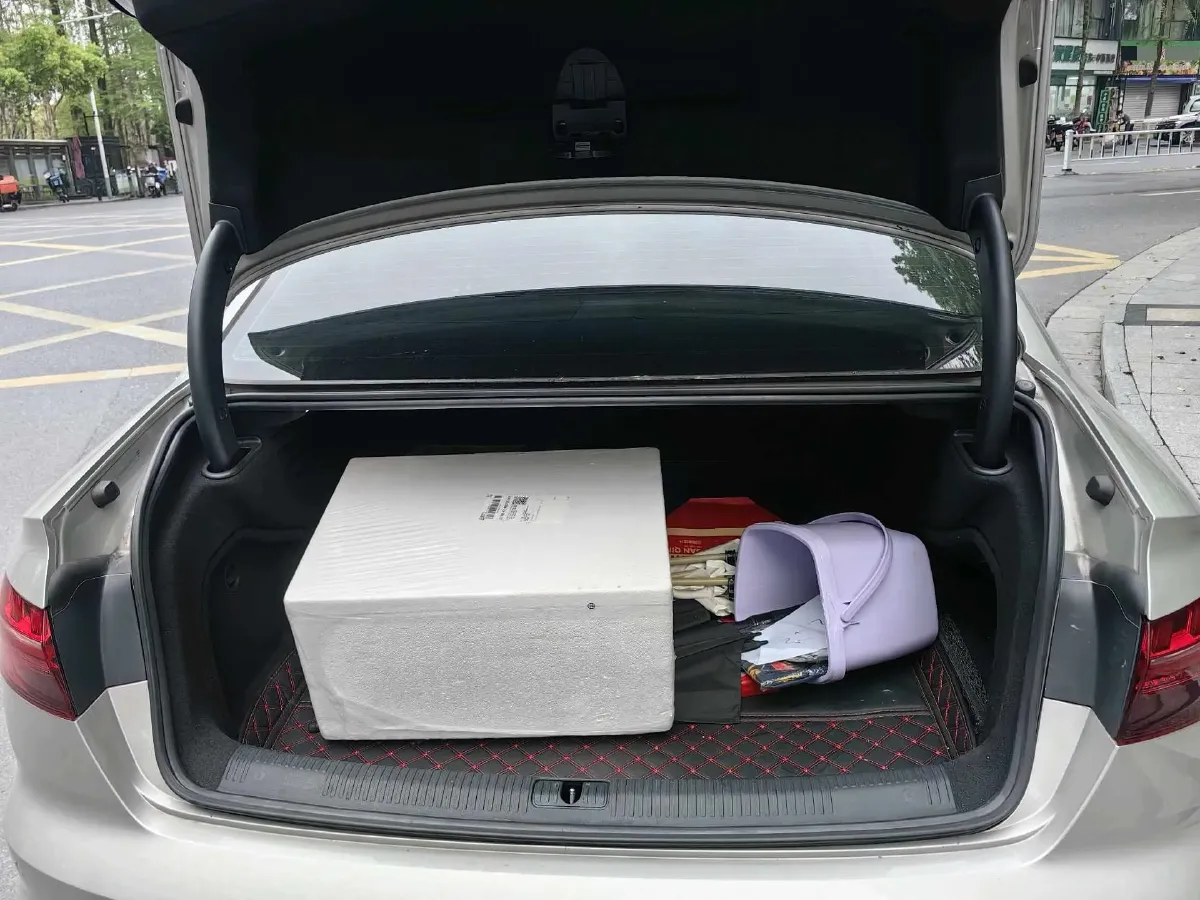 2020 Audi A4L 2.0T 190HP L4 7DCT,autocango,china used car exporter,china ev exporter,chinese used car exporter,chinese used ev exporter