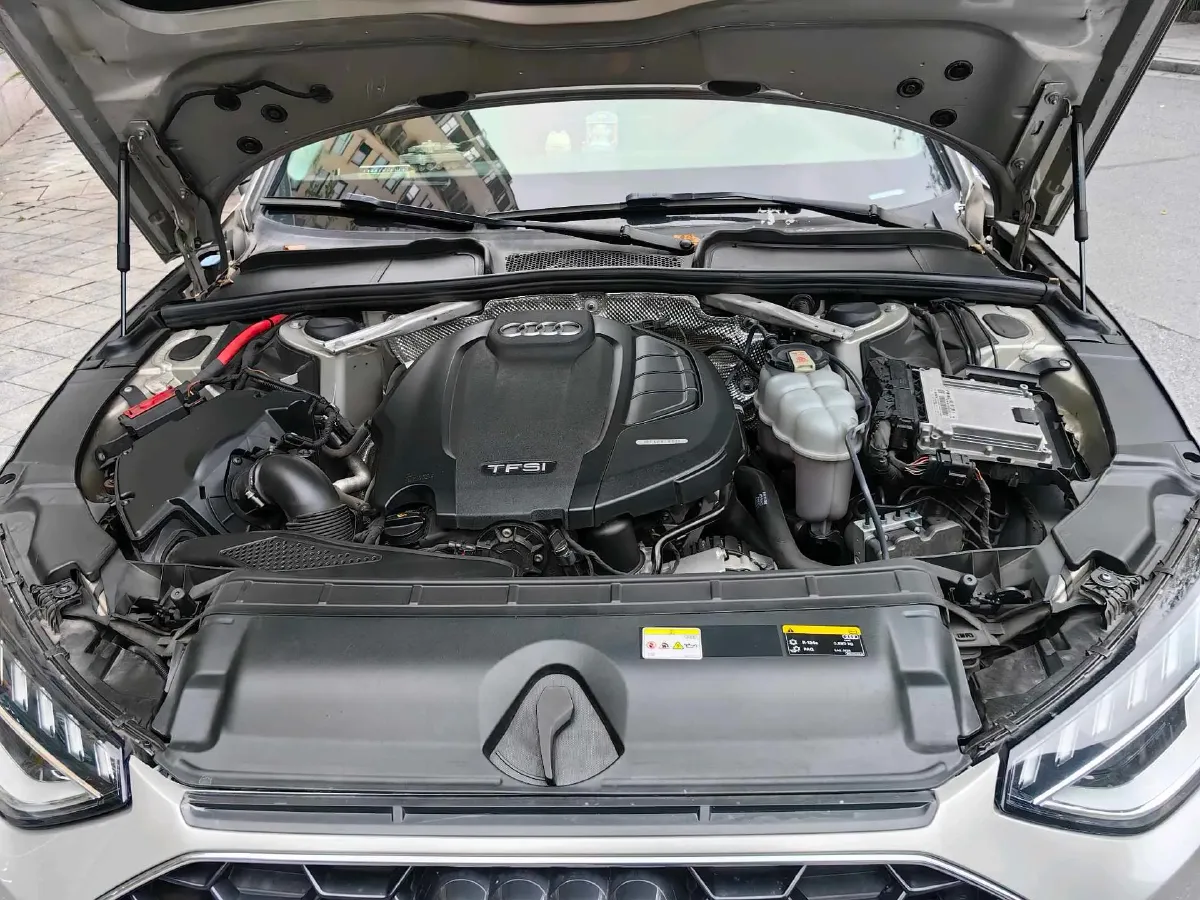 2020 Audi A4L 2.0T 190HP L4 7DCT,autocango,china used car exporter,china ev exporter,chinese used car exporter,chinese used ev exporter