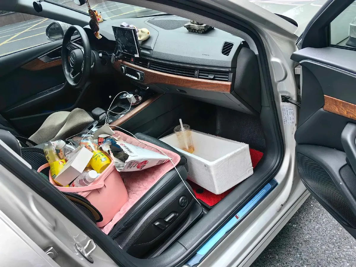 2020 Audi A4L 2.0T 190HP L4 7DCT,autocango,china used car exporter,china ev exporter,chinese used car exporter,chinese used ev exporter