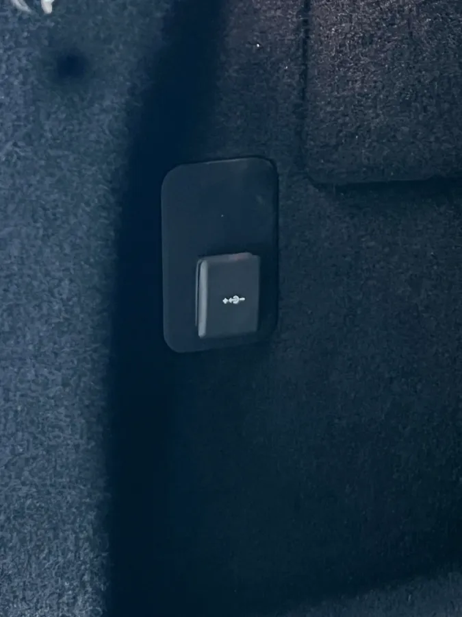 2023 Land Rover Range Rover Evoque 2.0T 249HP L4 9AT,autocango,china used car exporter,china ev exporter,chinese used car exporter,chinese used ev exporter