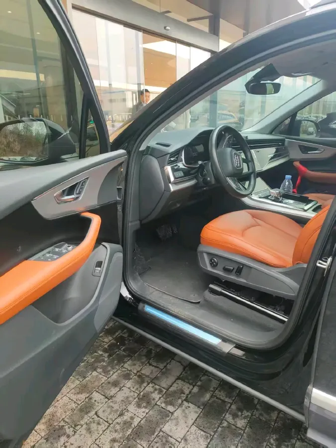 2021 Audi Q7 2.0T 245HP L4 8AT,autocango,china used car exporter,china ev exporter,chinese used car exporter,chinese used ev exporter