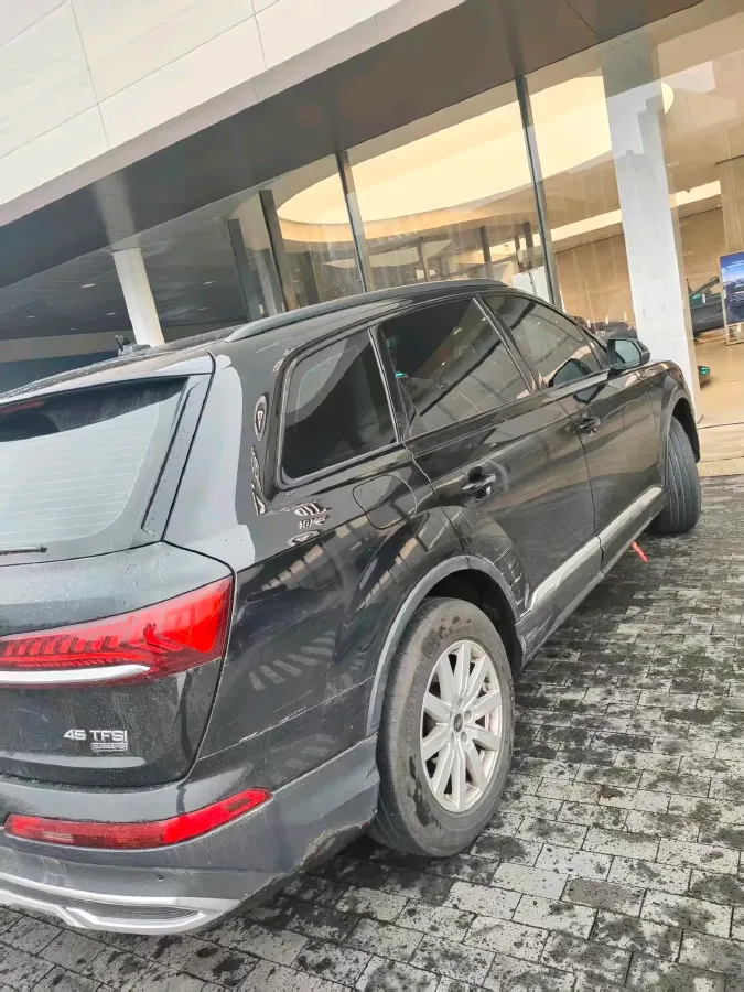 2021 Audi Q7 2.0T 245HP L4 8AT,autocango,china used car exporter,china ev exporter,chinese used car exporter,chinese used ev exporter