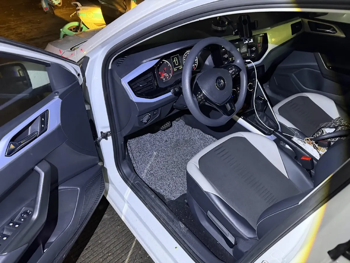 2019 Volkswagen Polo 1.5L 113HP L4 6AT,autocango,china used car exporter,china ev exporter,chinese used car exporter,chinese used ev exporter