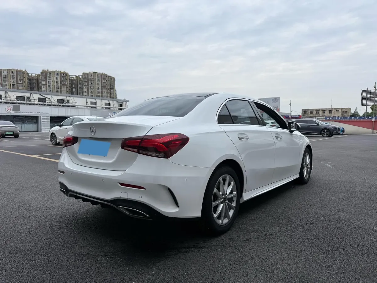 2022 Mercedes-Benz A Class 1.3T 163HP L4 7DCT,autocango,china used car exporter,china ev exporter,chinese used car exporter,chinese used ev exporter