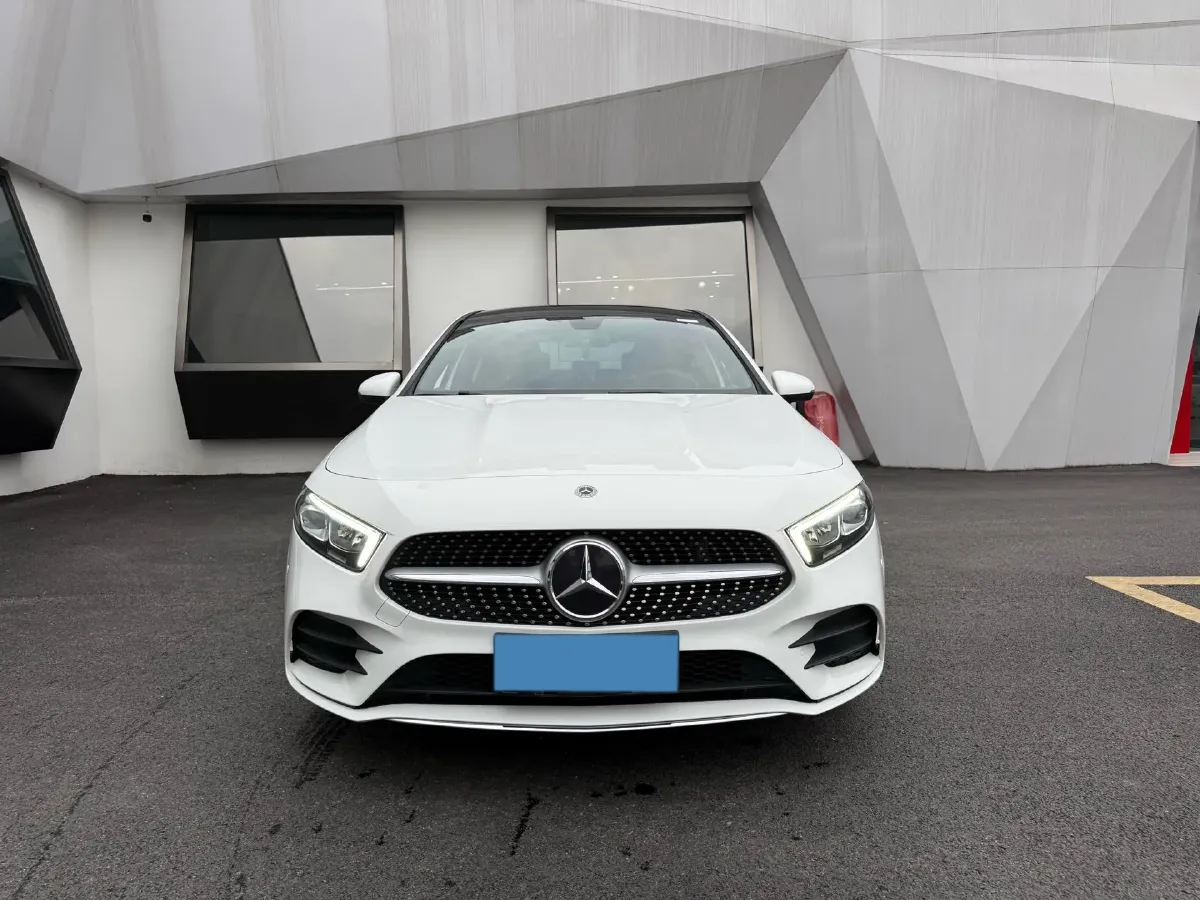 2022 Mercedes-Benz A Class 1.3T 163HP L4 7DCT,autocango,china used car exporter,china ev exporter,chinese used car exporter,chinese used ev exporter