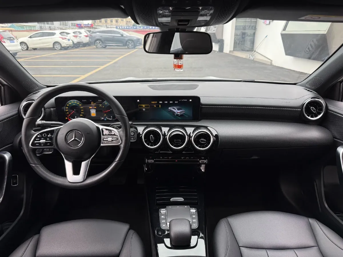 2022 Mercedes-Benz A Class 1.3T 163HP L4 7DCT,autocango,china used car exporter,china ev exporter,chinese used car exporter,chinese used ev exporter