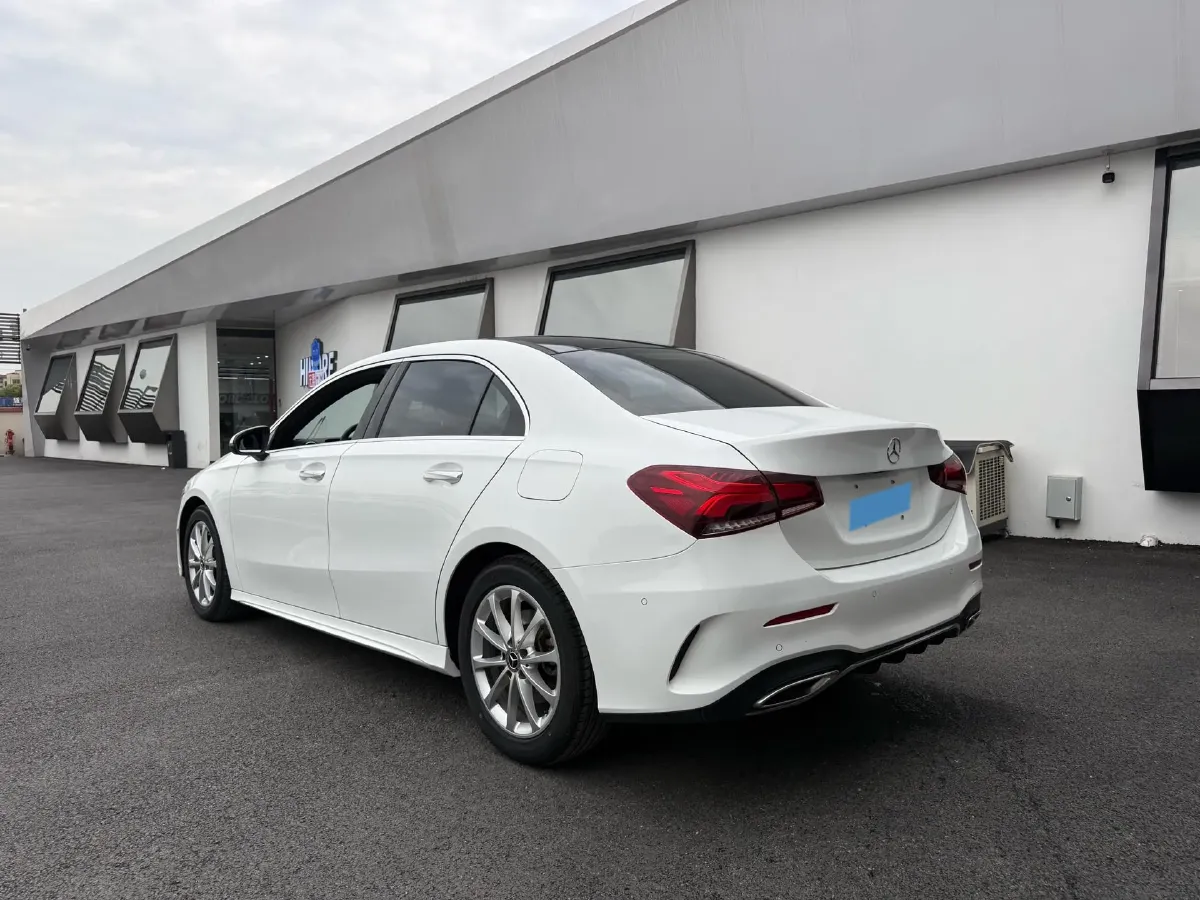 2022 Mercedes-Benz A Class 1.3T 163HP L4 7DCT,autocango,china used car exporter,china ev exporter,chinese used car exporter,chinese used ev exporter