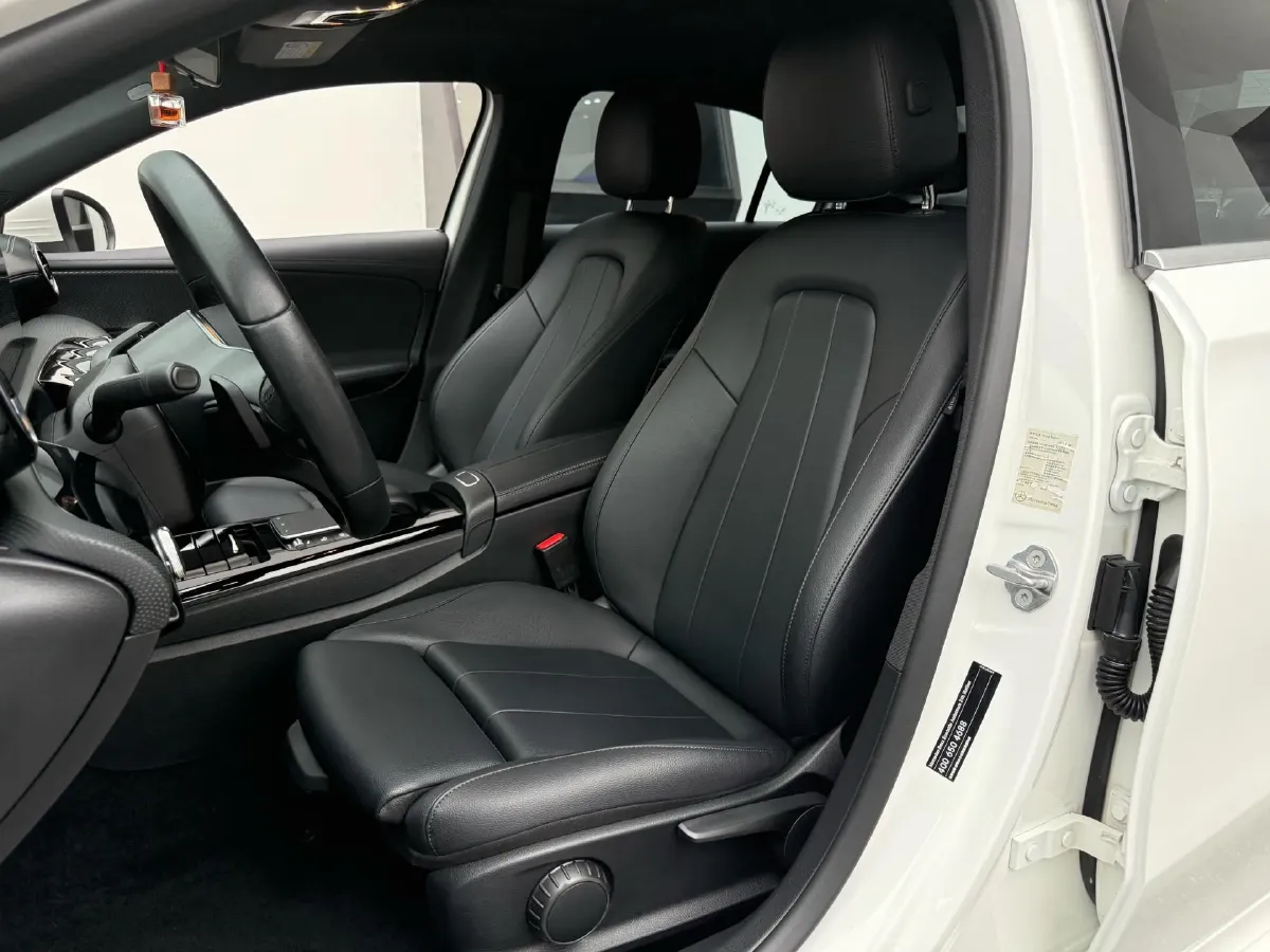 2022 Mercedes-Benz A Class 1.3T 163HP L4 7DCT,autocango,china used car exporter,china ev exporter,chinese used car exporter,chinese used ev exporter