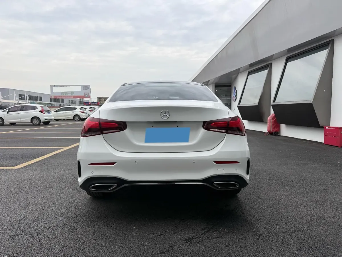 2022 Mercedes-Benz A Class 1.3T 163HP L4 7DCT,autocango,china used car exporter,china ev exporter,chinese used car exporter,chinese used ev exporter