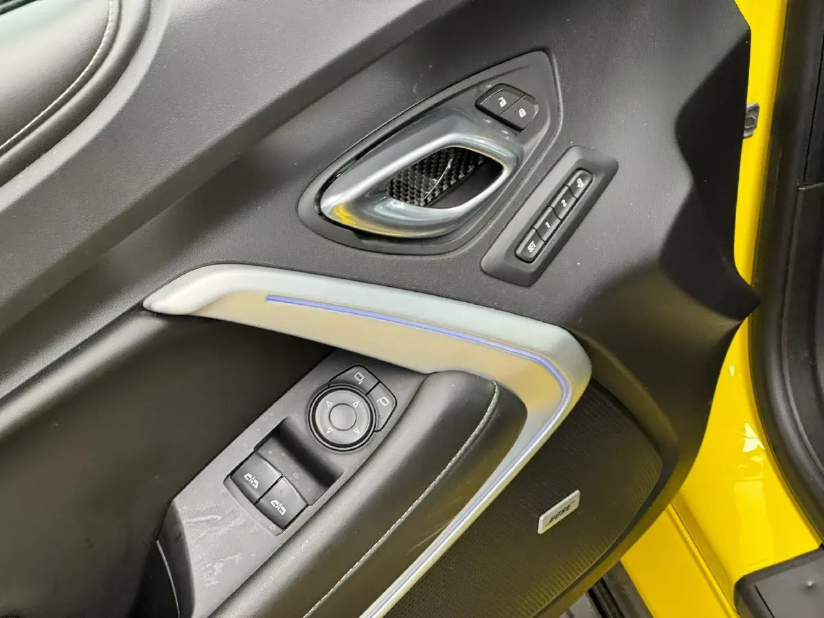 2017 Chevrolet Camaro 2.0T 275HP L4 8AT,autocango,china used car exporter,china ev exporter,chinese used car exporter,chinese used ev exporter