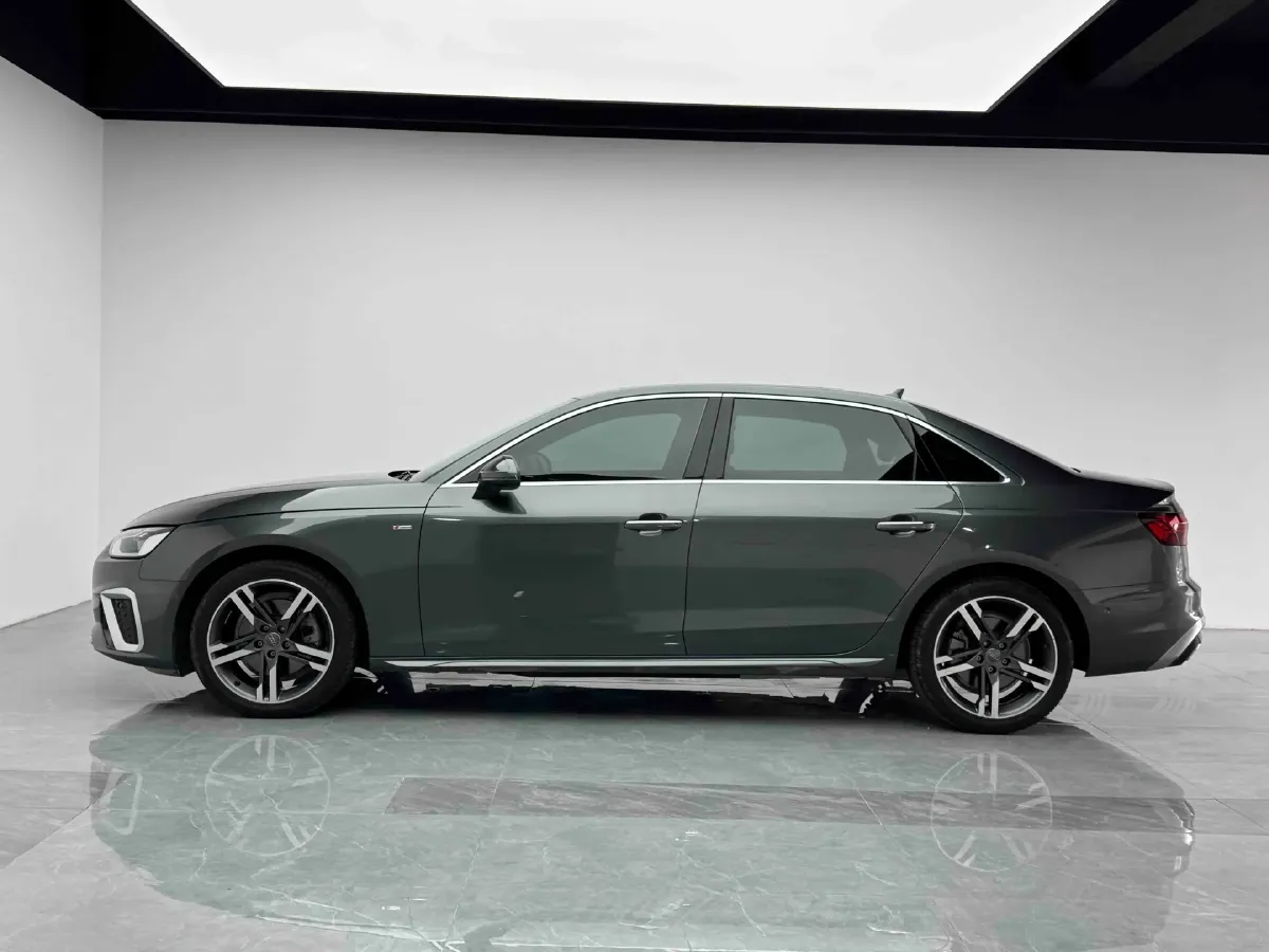 2020 Audi A4L 2.0T 190HP L4 7DCT,autocango,china used car exporter,china ev exporter,chinese used car exporter,chinese used ev exporter