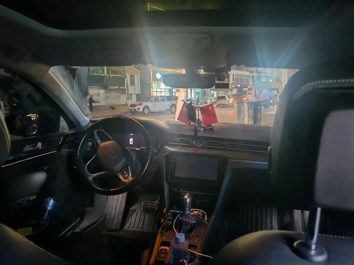 2020 Volkswagen Magotan 2.0T 186HP L4 7DCT,autocango,china used car exporter,china ev exporter,chinese used car exporter,chinese used ev exporter